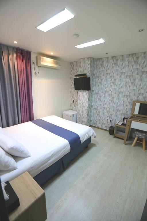 Must Stay Hotel Myeongdong Seoul Exteriör bild