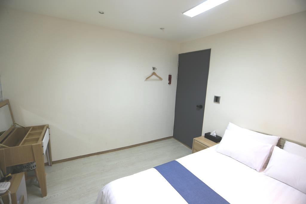 Must Stay Hotel Myeongdong Seoul Exteriör bild