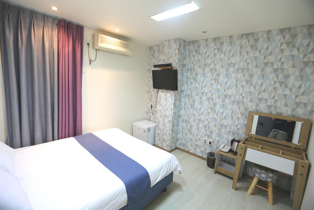 Must Stay Hotel Myeongdong Seoul Exteriör bild